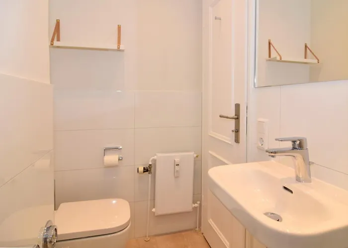 Luv &amp Lee, Whg 5a Apartment *